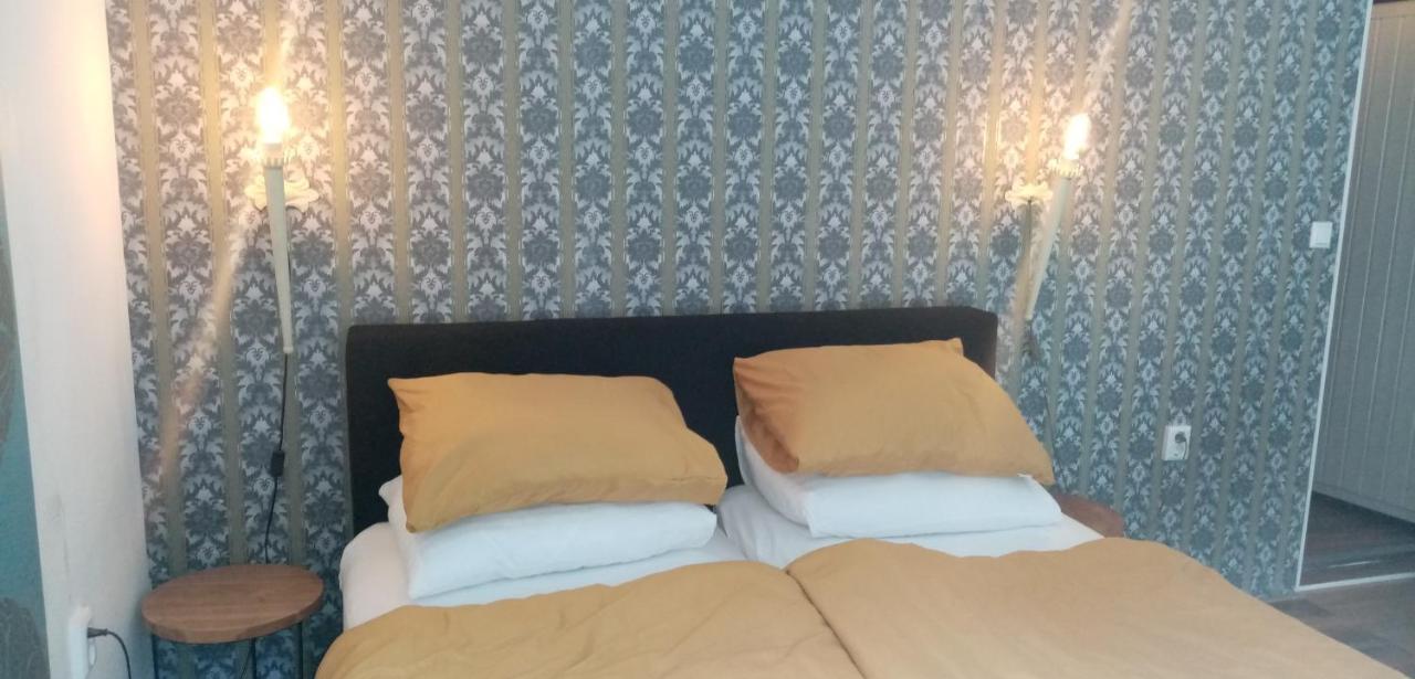 B&B Aan Het Water Earnewald Bagian luar foto