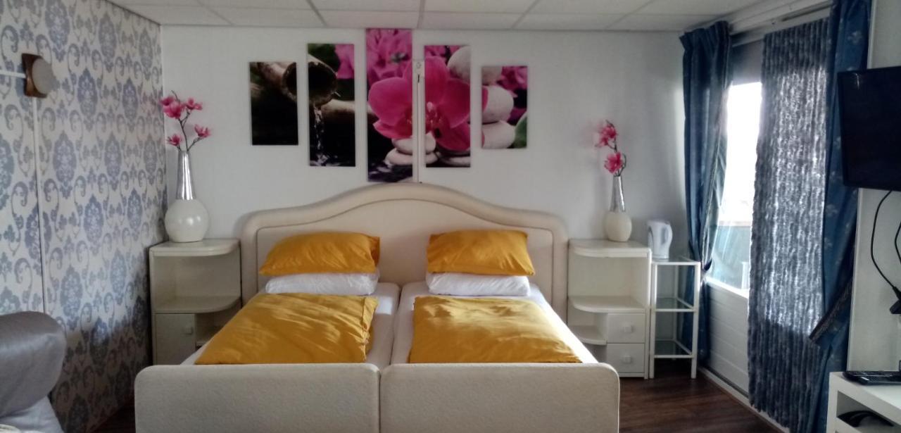 B&B Aan Het Water Earnewald Bagian luar foto