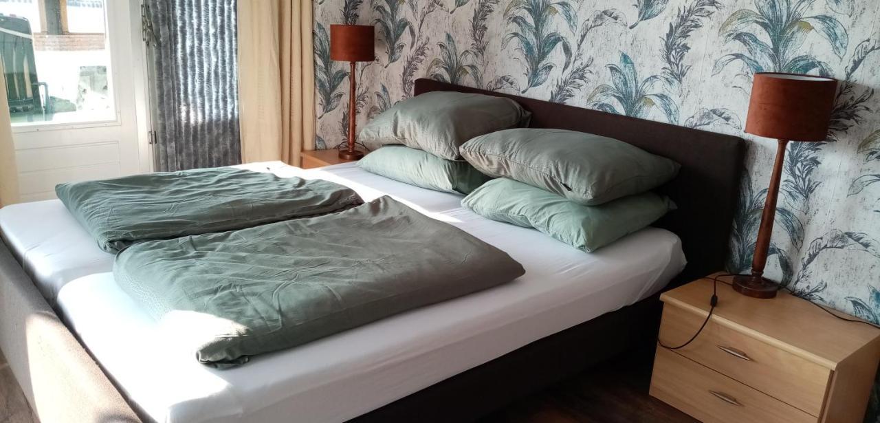 B&B Aan Het Water Earnewald Bagian luar foto