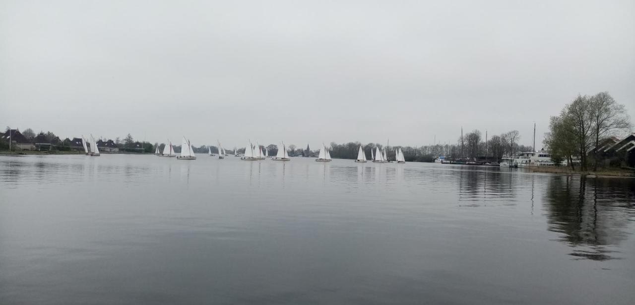 B&B Aan Het Water Earnewald Bagian luar foto