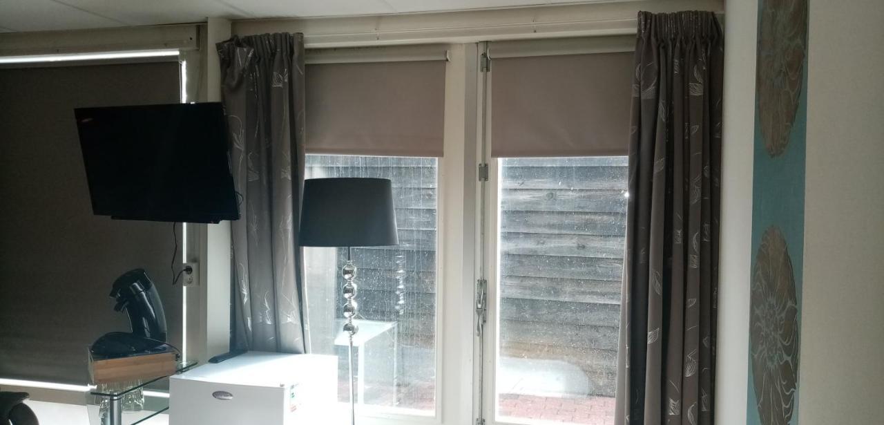 B&B Aan Het Water Earnewald Bagian luar foto
