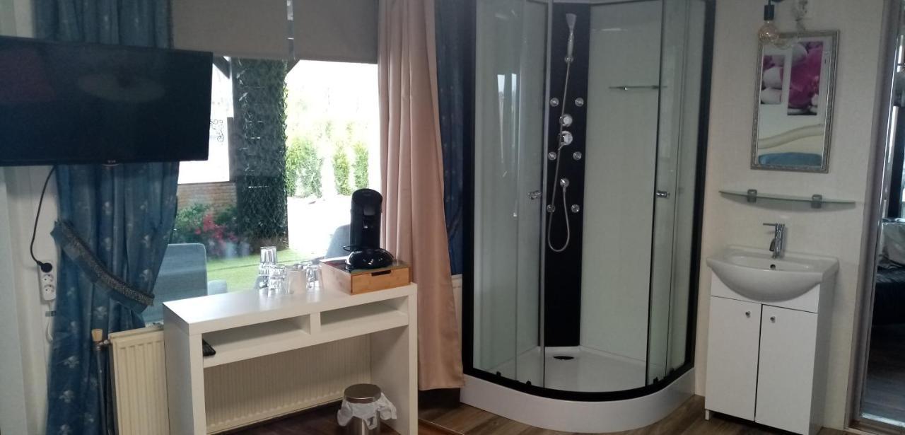 B&B Aan Het Water Earnewald Bagian luar foto