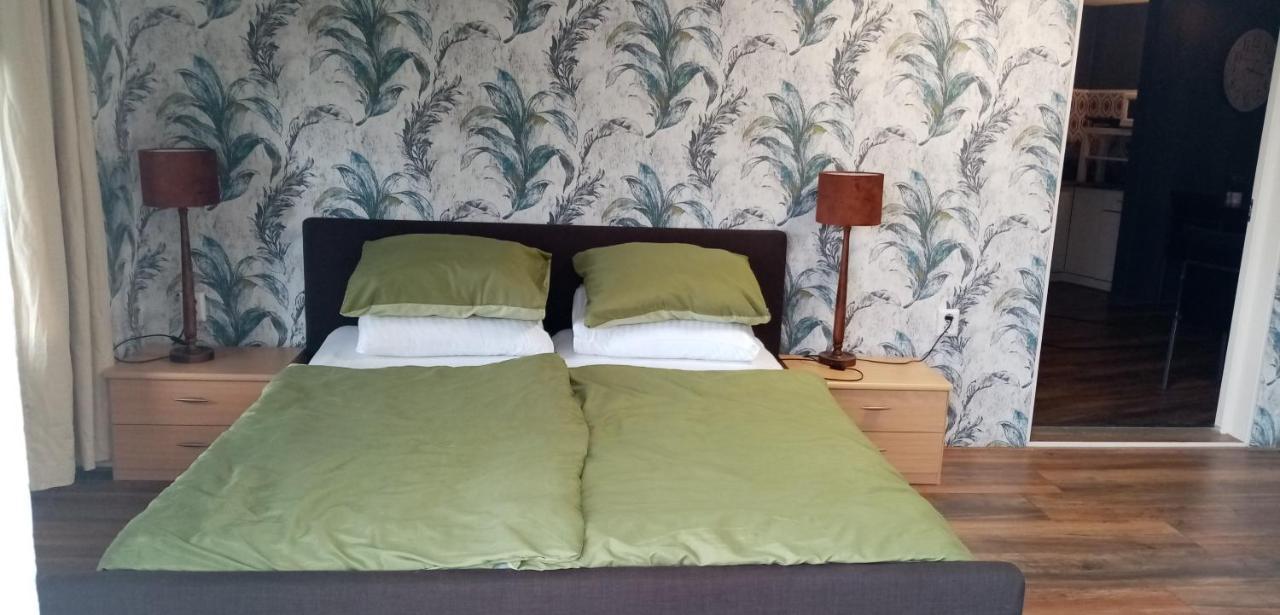 B&B Aan Het Water Earnewald Bagian luar foto