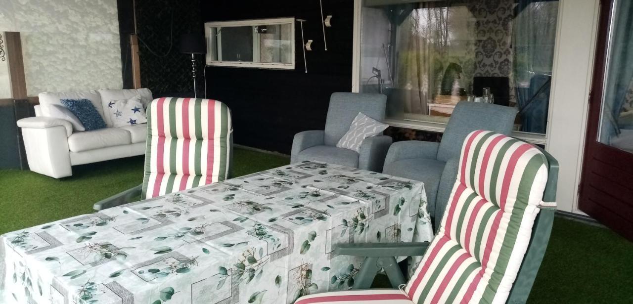B&B Aan Het Water Earnewald Bagian luar foto