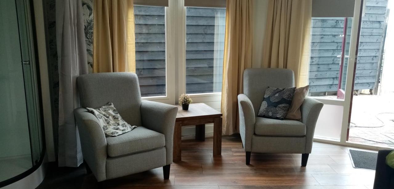 B&B Aan Het Water Earnewald Bagian luar foto