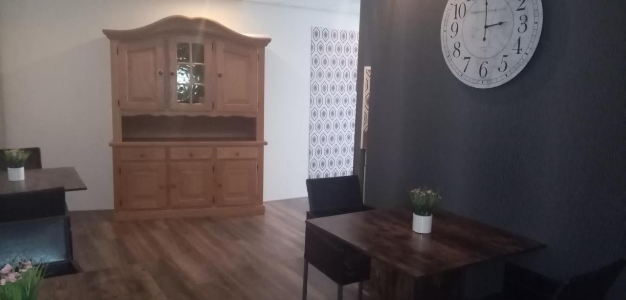 B&B Aan Het Water Earnewald Bagian luar foto