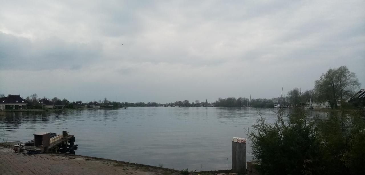 B&B Aan Het Water Earnewald Bagian luar foto