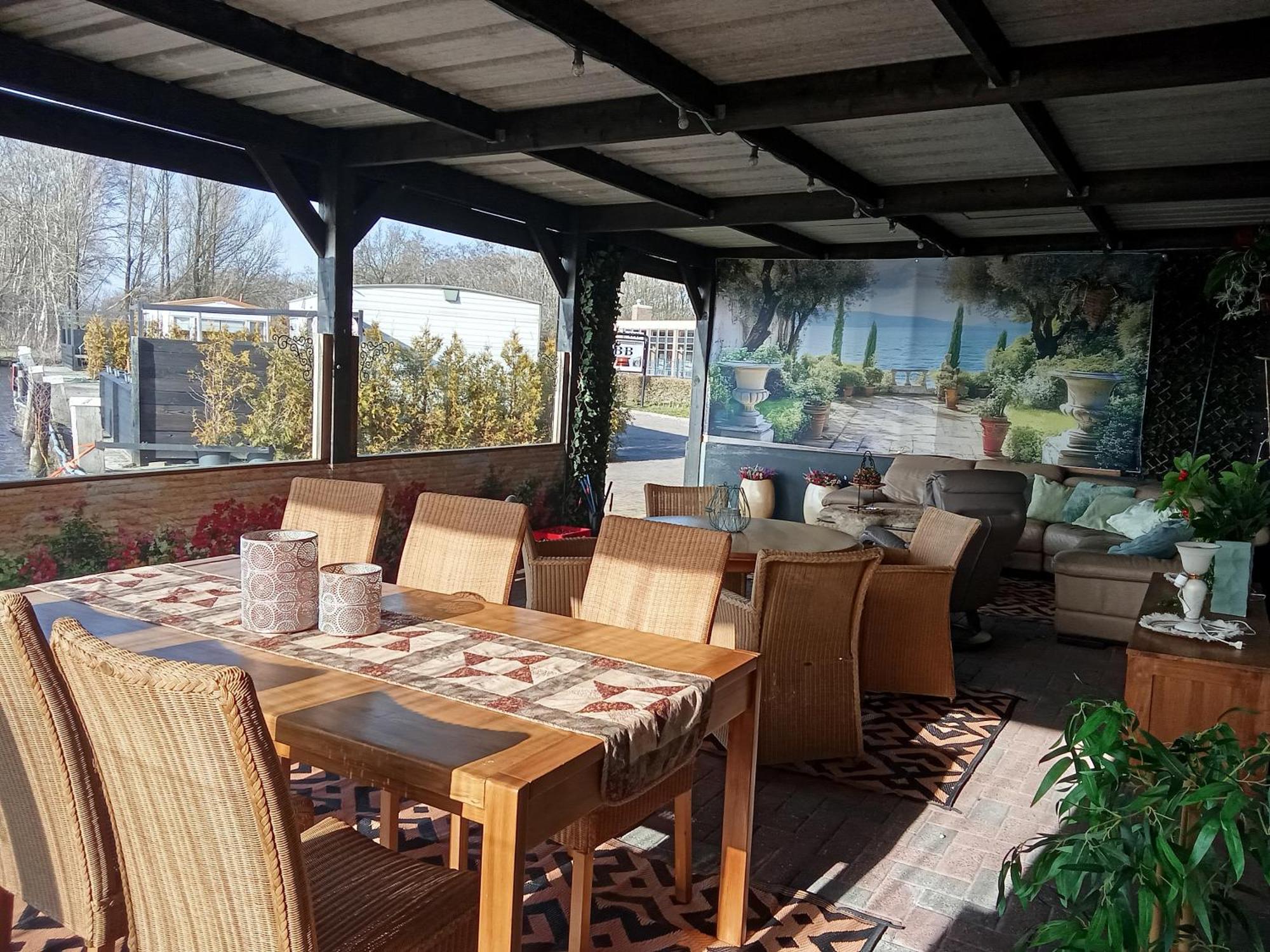 B&B Aan Het Water Earnewald Bagian luar foto